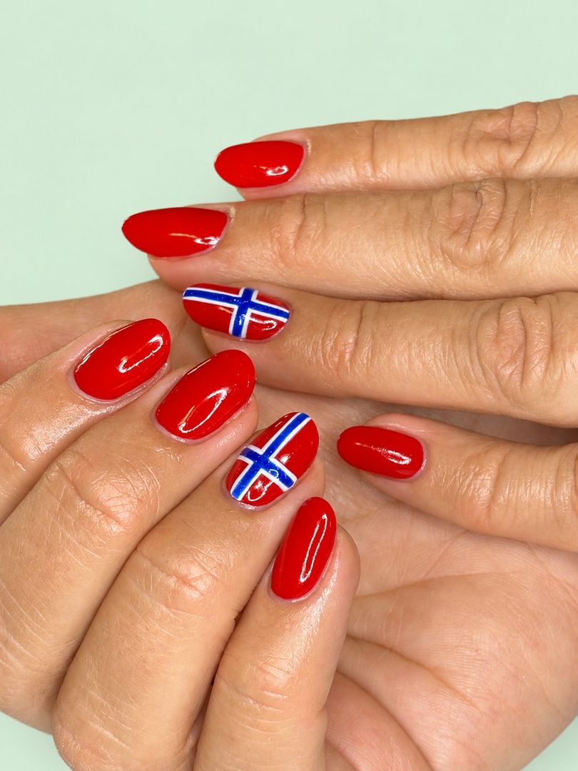 Røde negler med norske flagg – Nailwitch på Bryne